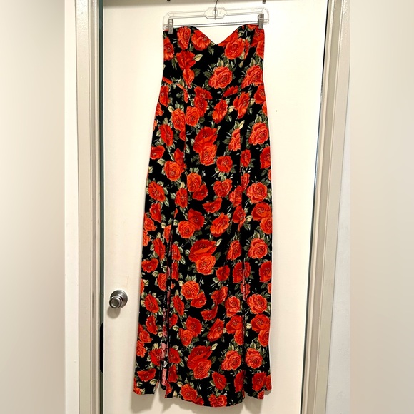 NWT Forever 21 Flowy Floral Strapless Dress. Red/L - Picture 3 of 8